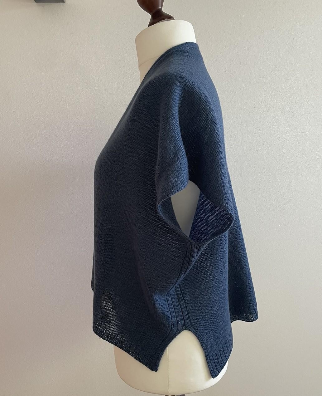 Стильный топ на пуговицах