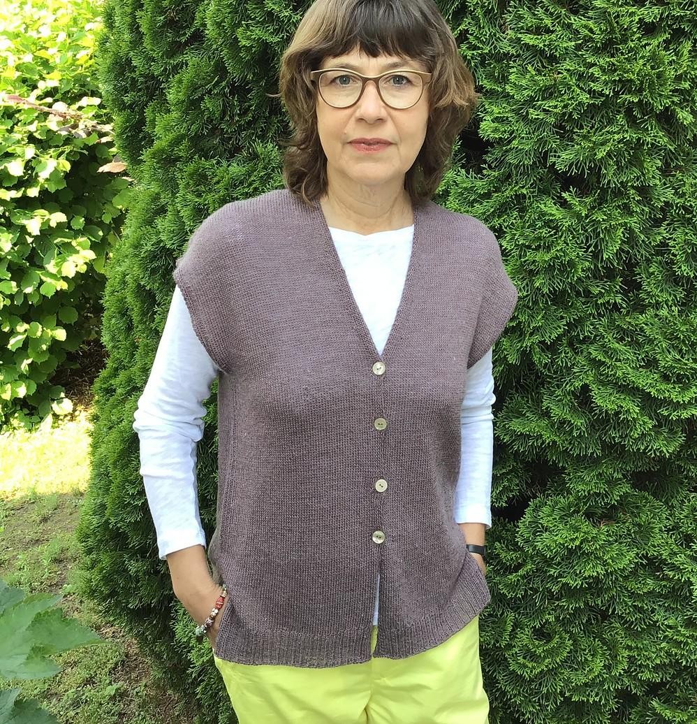 Стильный топ на пуговицах