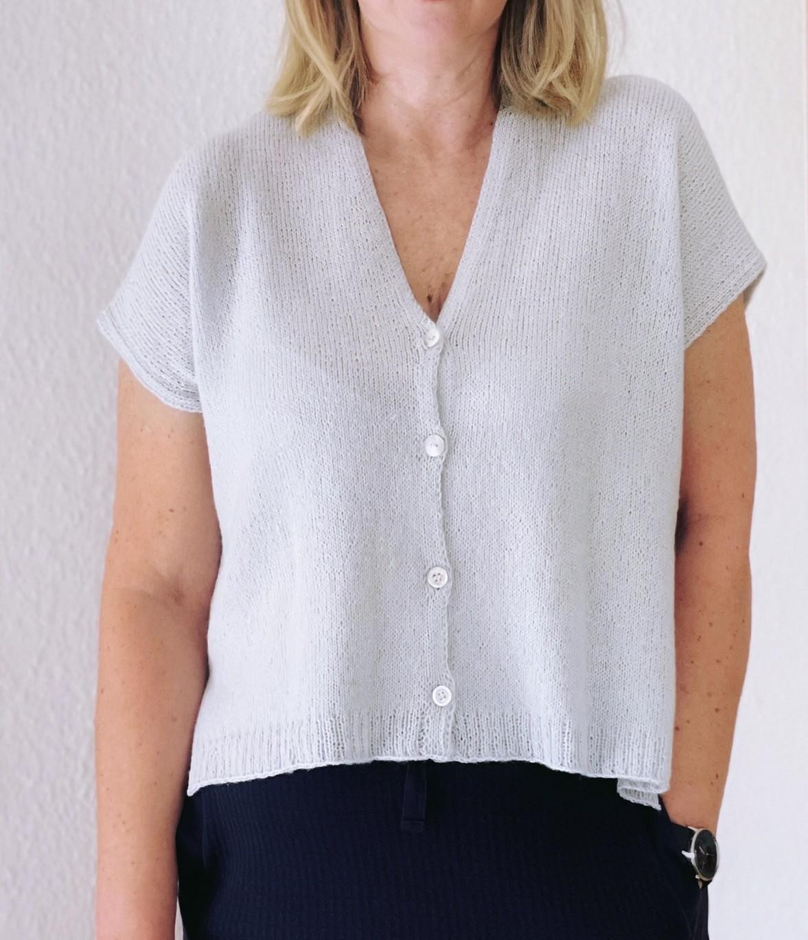 Стильный топ на пуговицах
