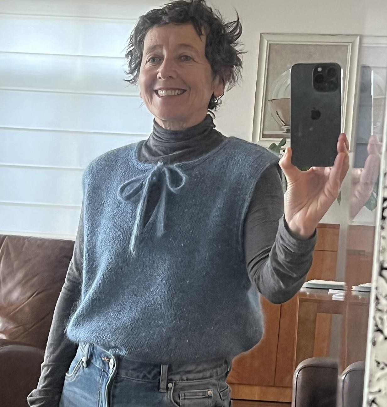 Красивая безрукавка спицами