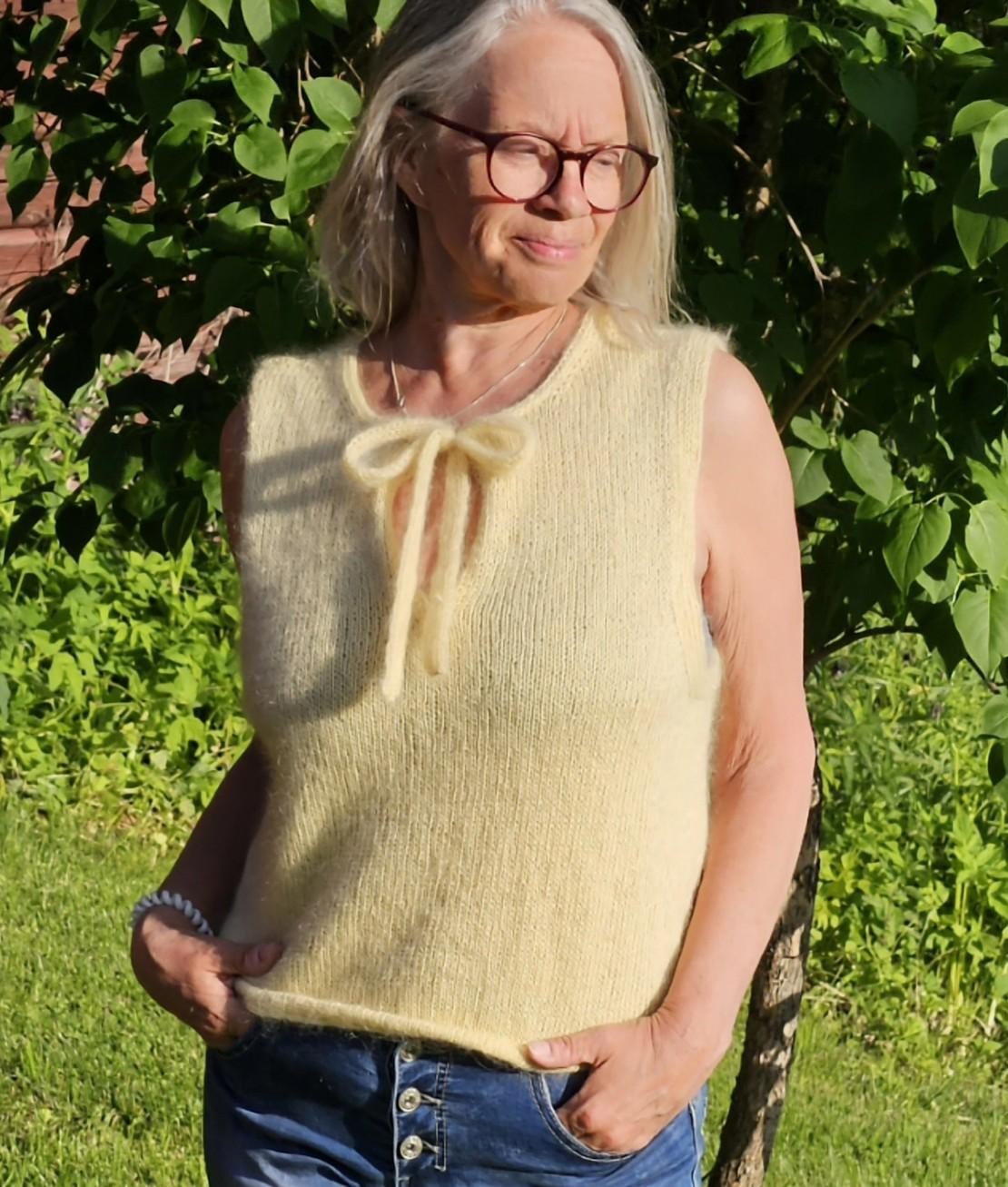 Красивая безрукавка спицами