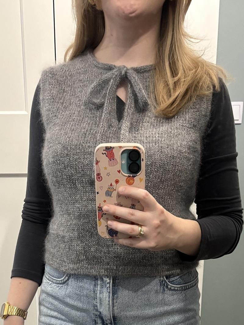 Красивая безрукавка спицами