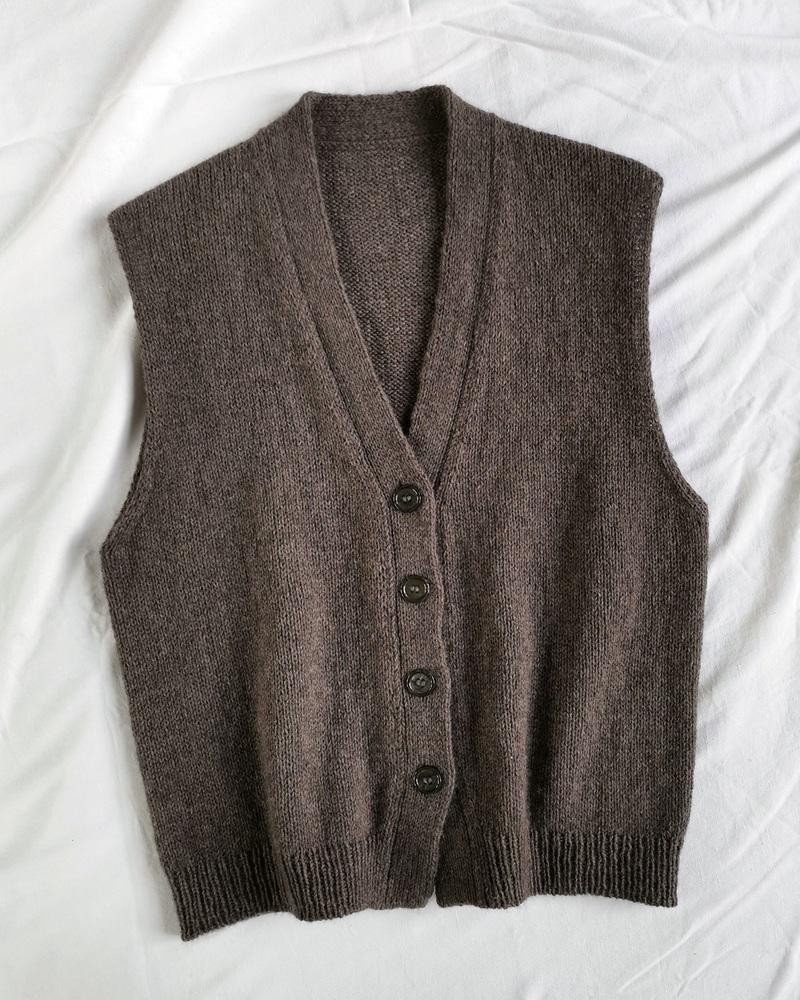 Элегантный жилет спицами