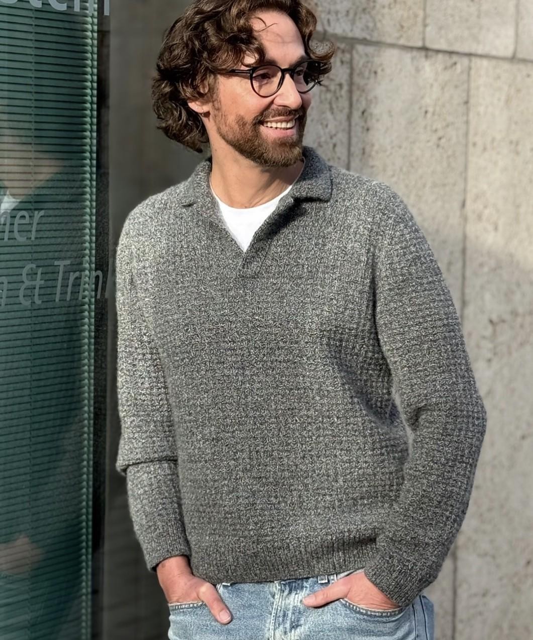 Мужской пуловер-поло