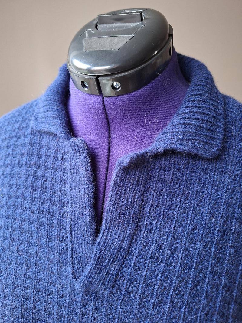 Мужской пуловер-поло