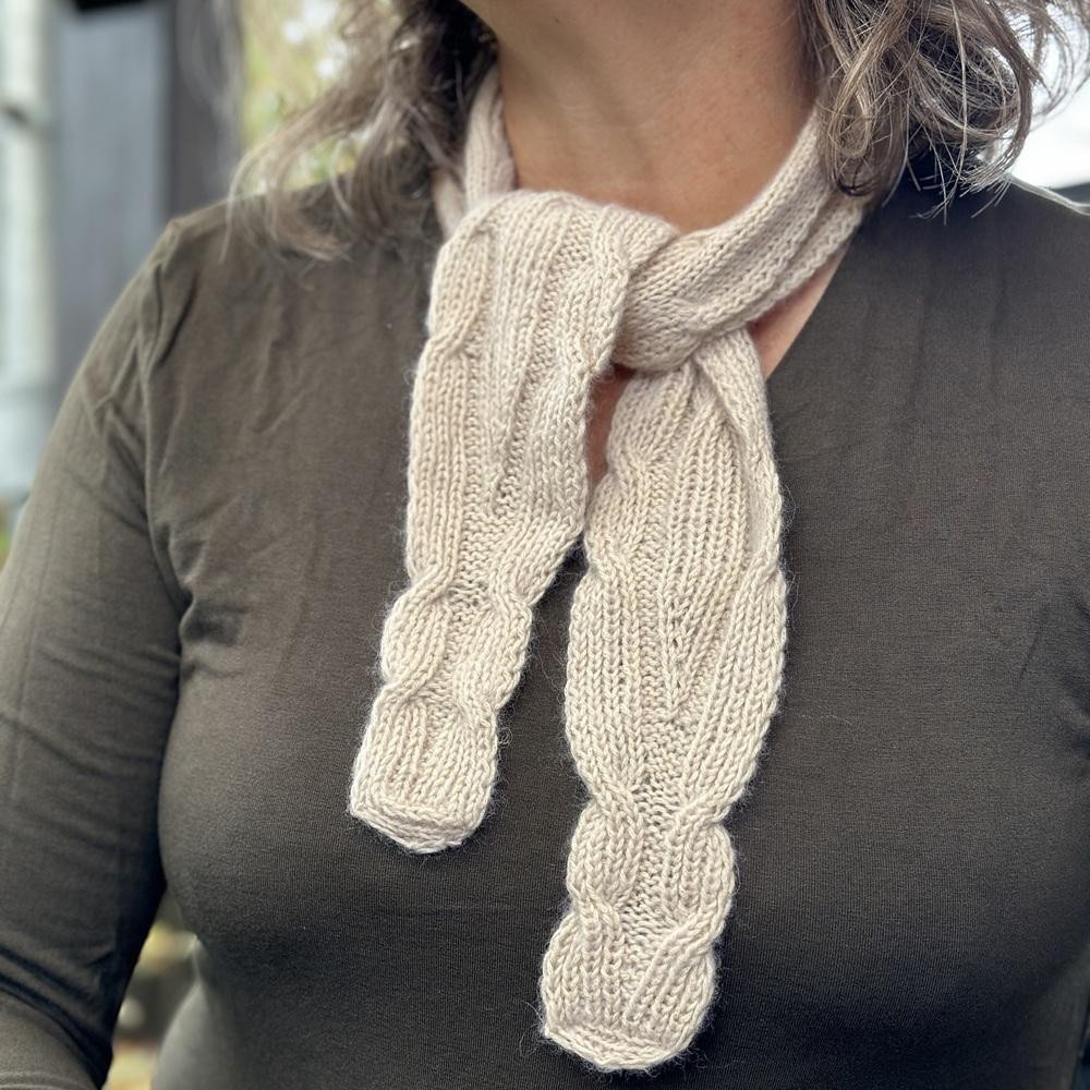 Красивый шарфик спицами