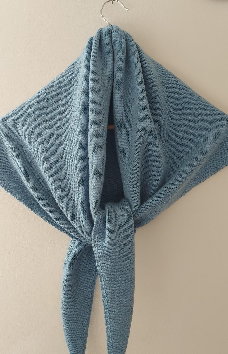 Простая шаль спицами