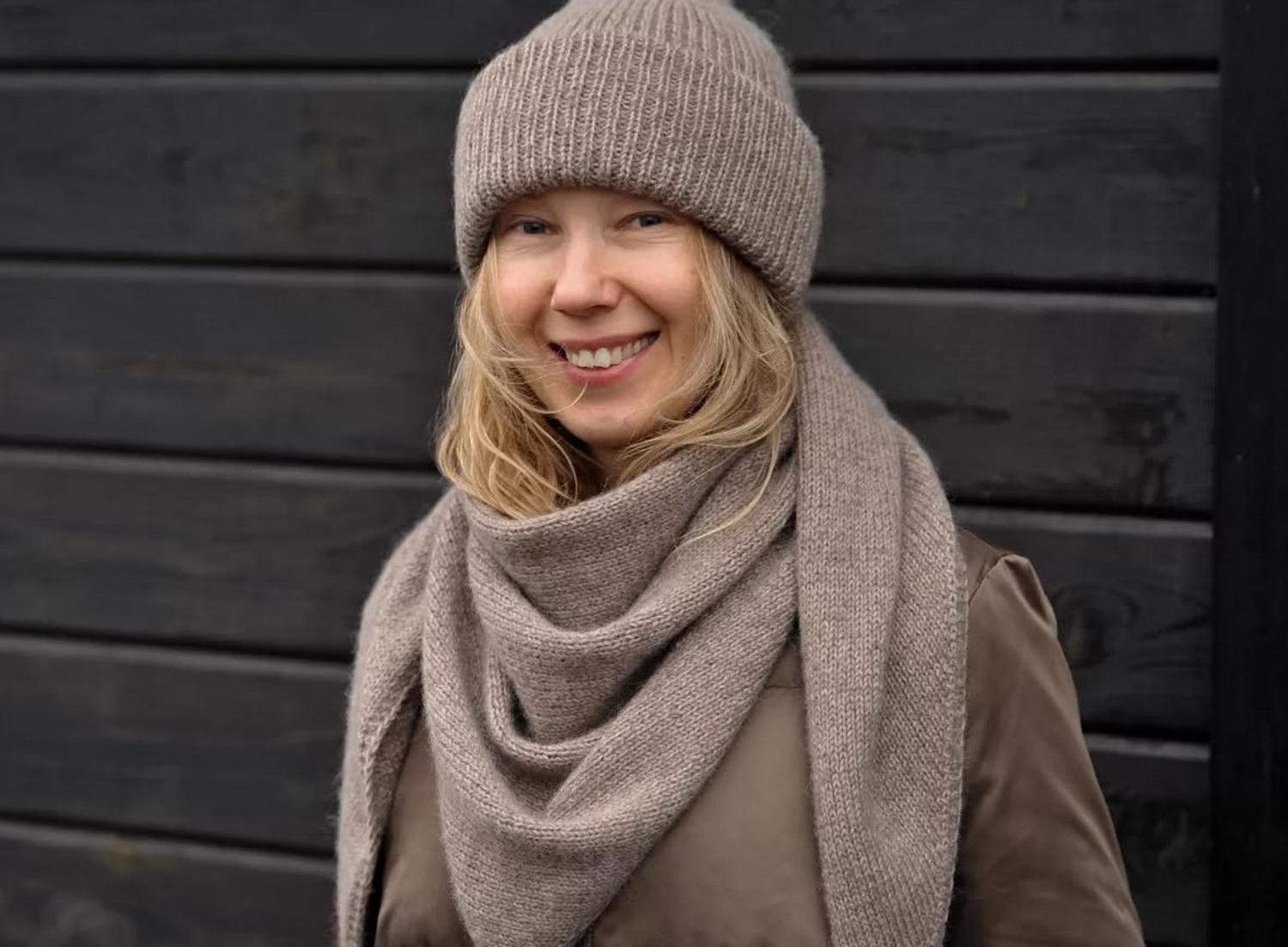 Простая шаль спицами