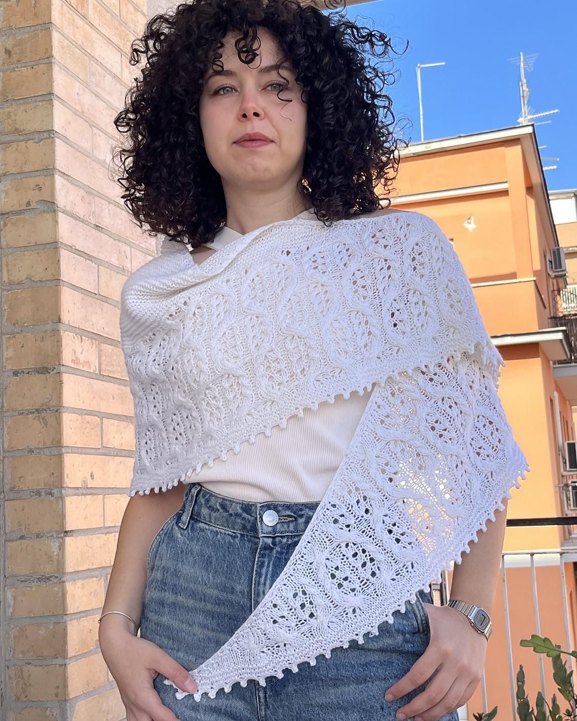 Красивая шаль спицами