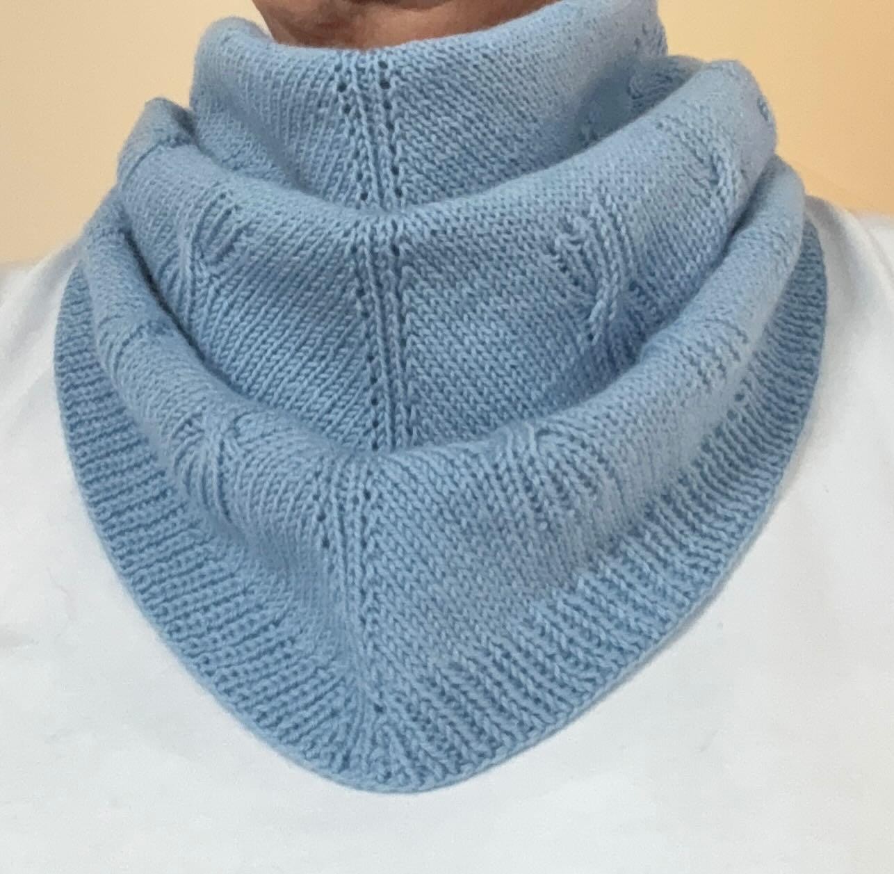 Красивая шаль спицами