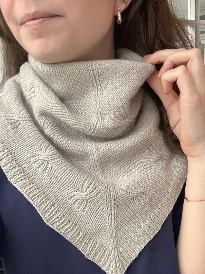 Красивая шаль спицами