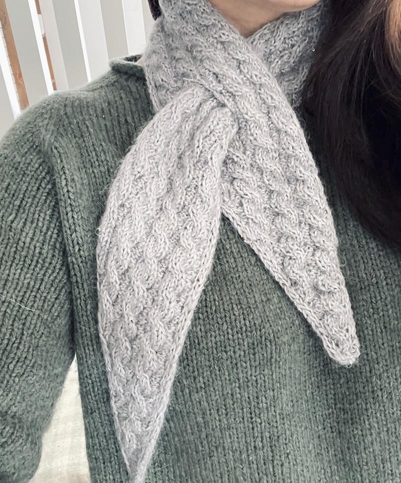 Красивый шарф косами