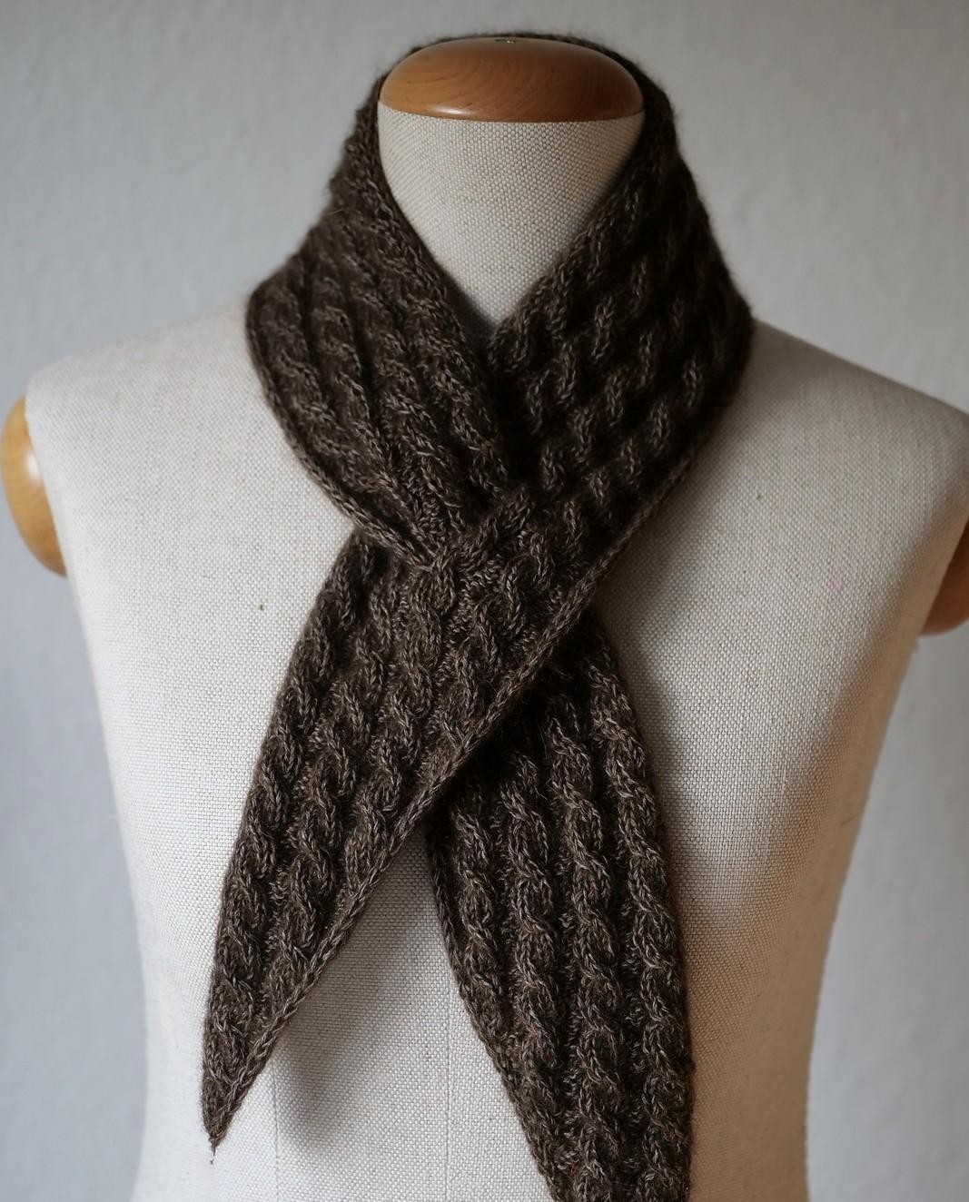 Красивый шарф спицами