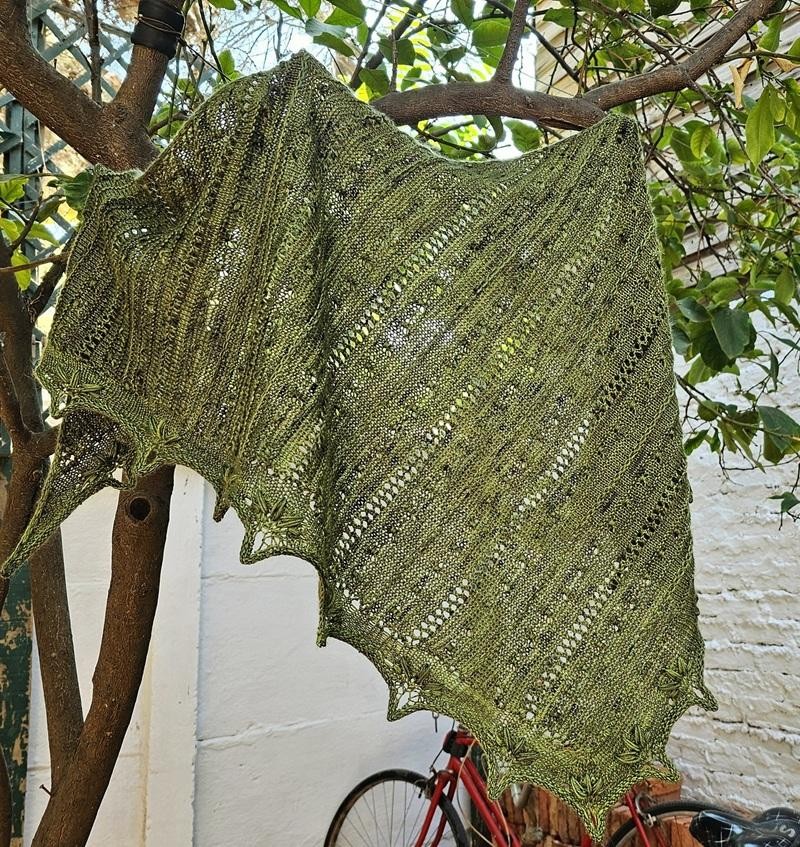 Текстурная шаль спицами