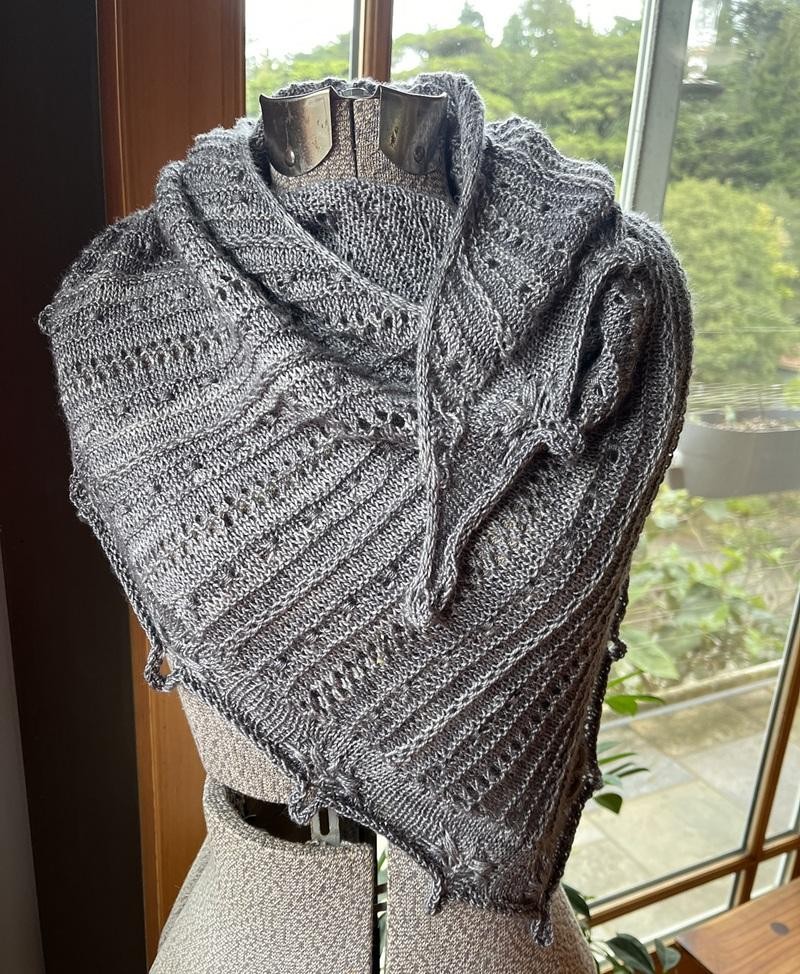 Текстурная шаль спицами