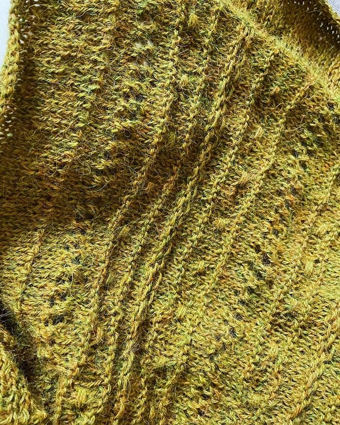 Текстурная шаль спицами