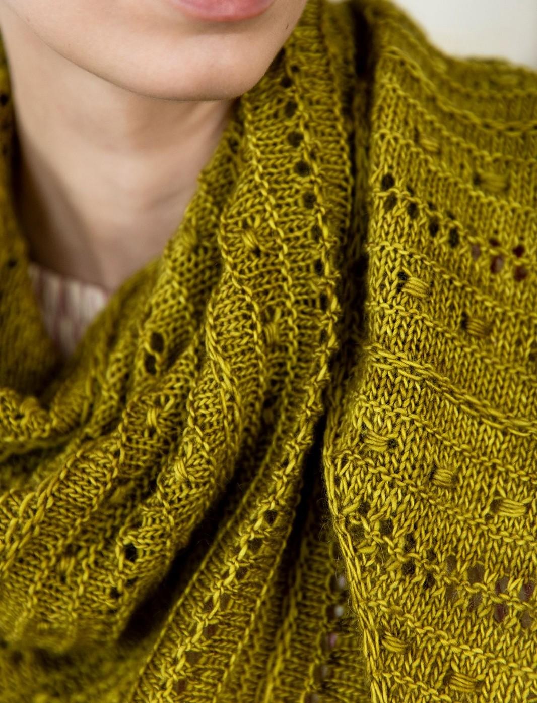 Текстурная шаль спицами