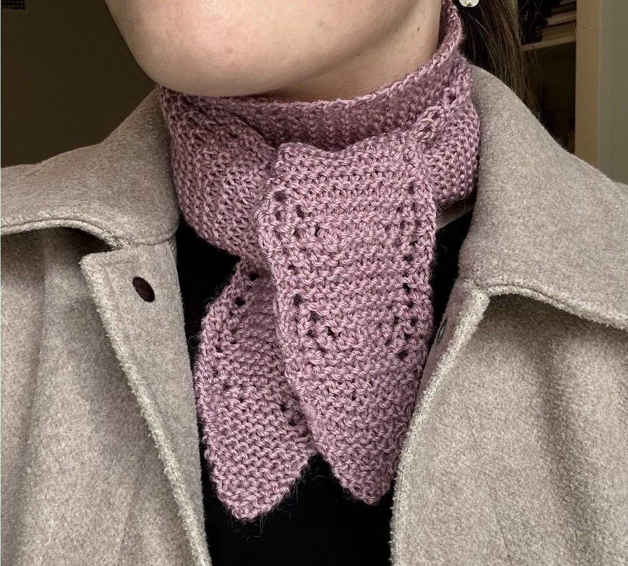 Элегантный шарфик спицами