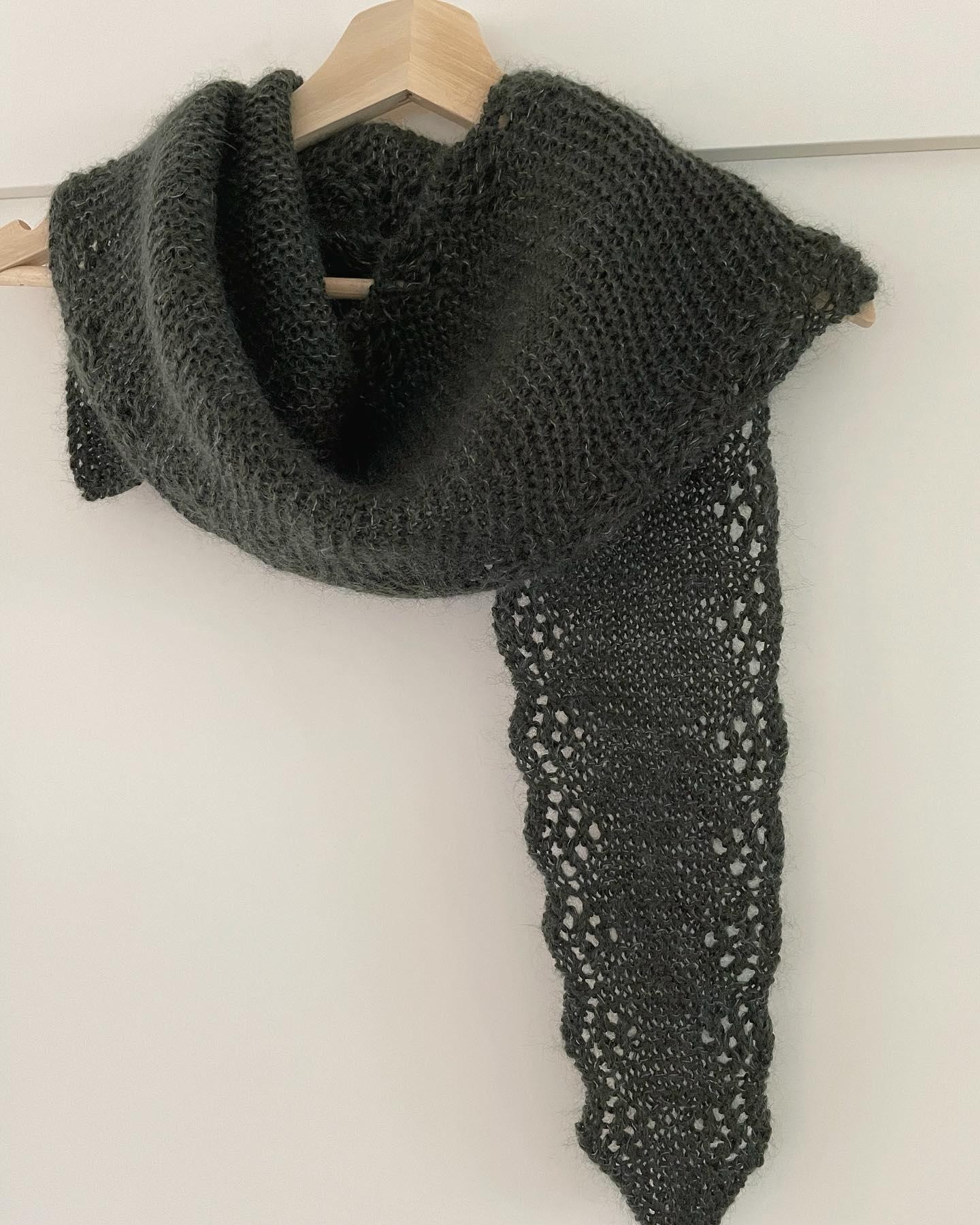 Элегантный шарфик спицами