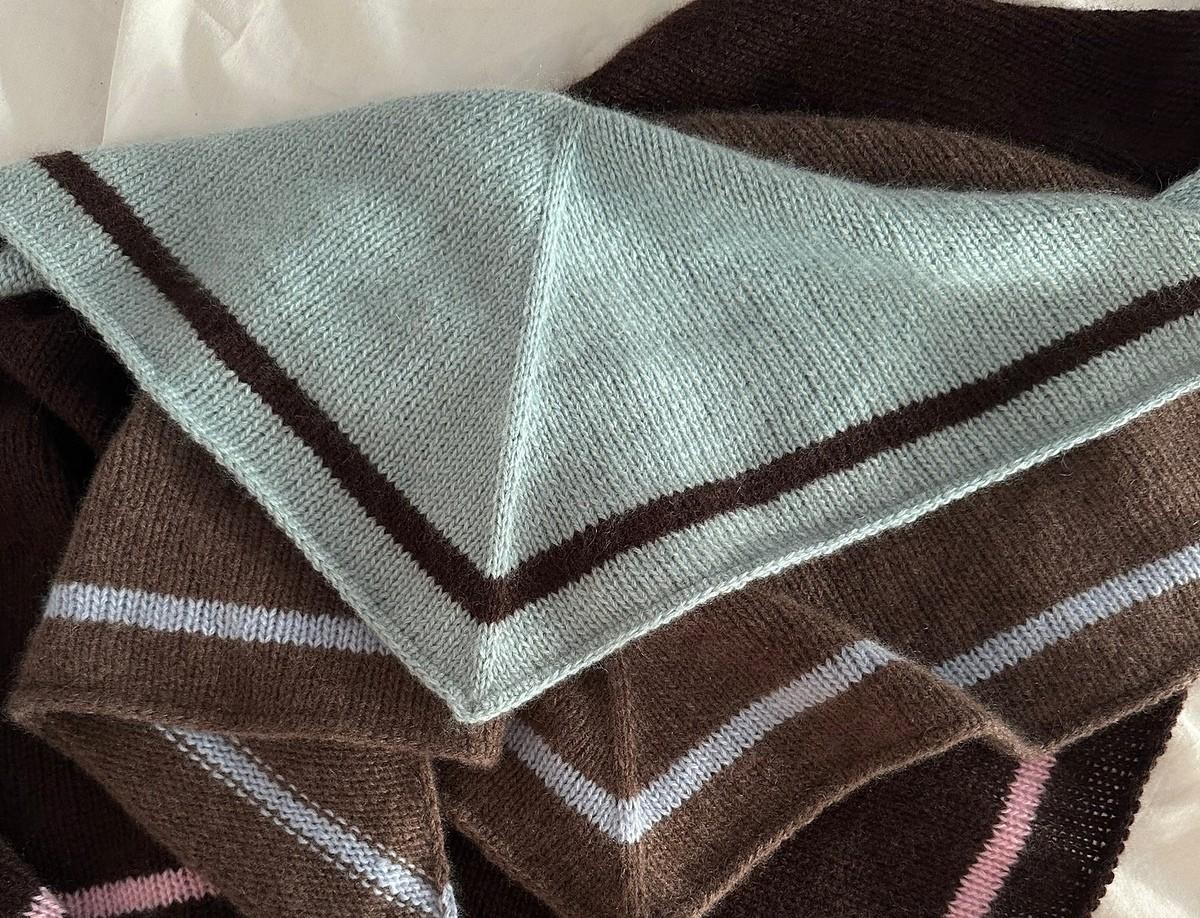 Кашемировый платок спицами