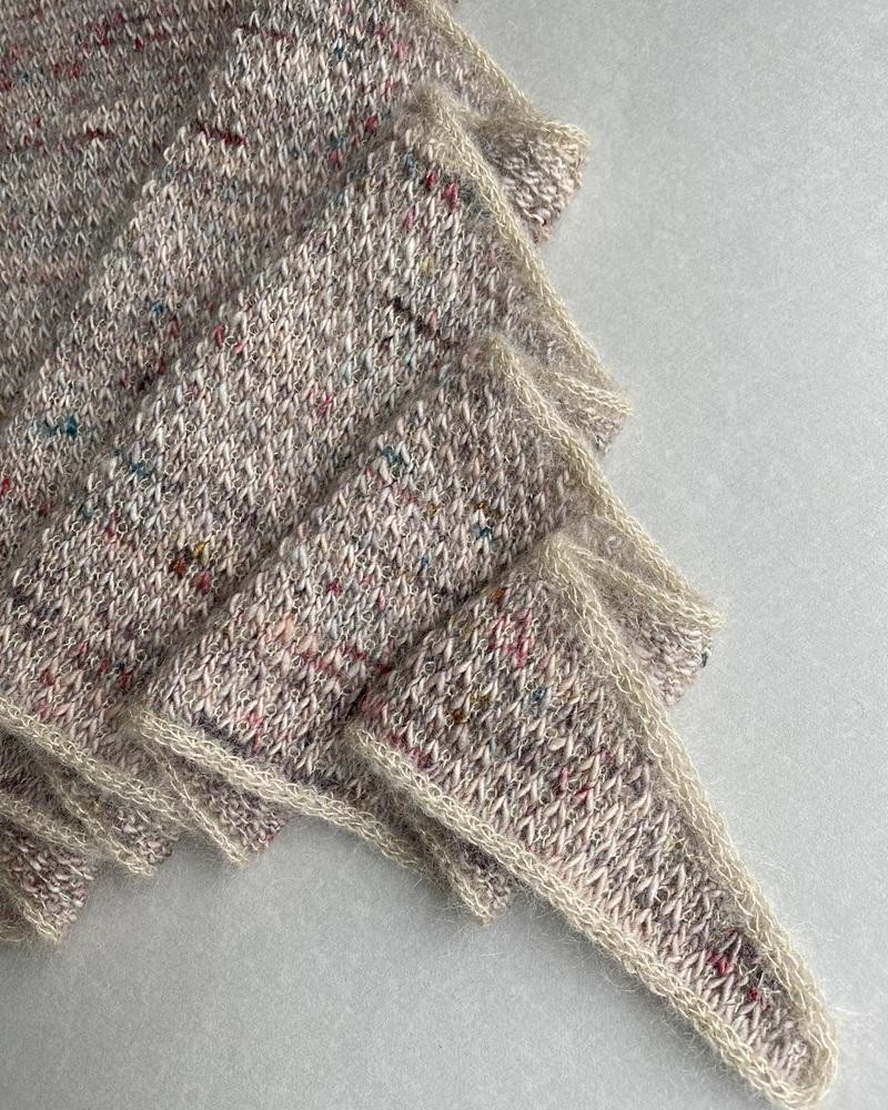 Простая шаль спицами