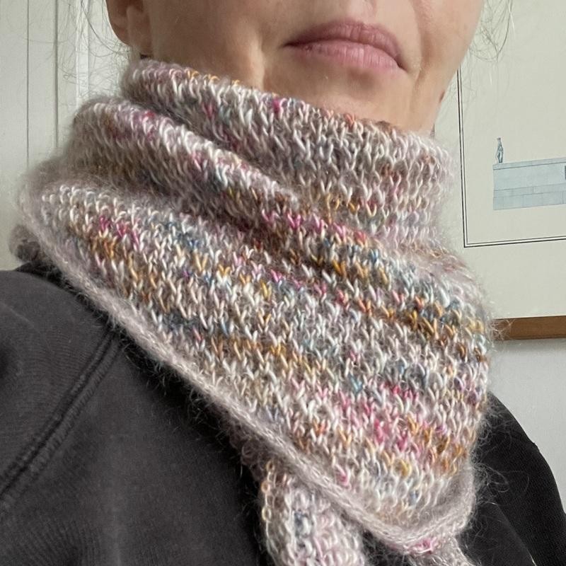 Простая шаль спицами