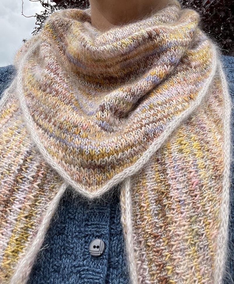 Простая шаль спицами