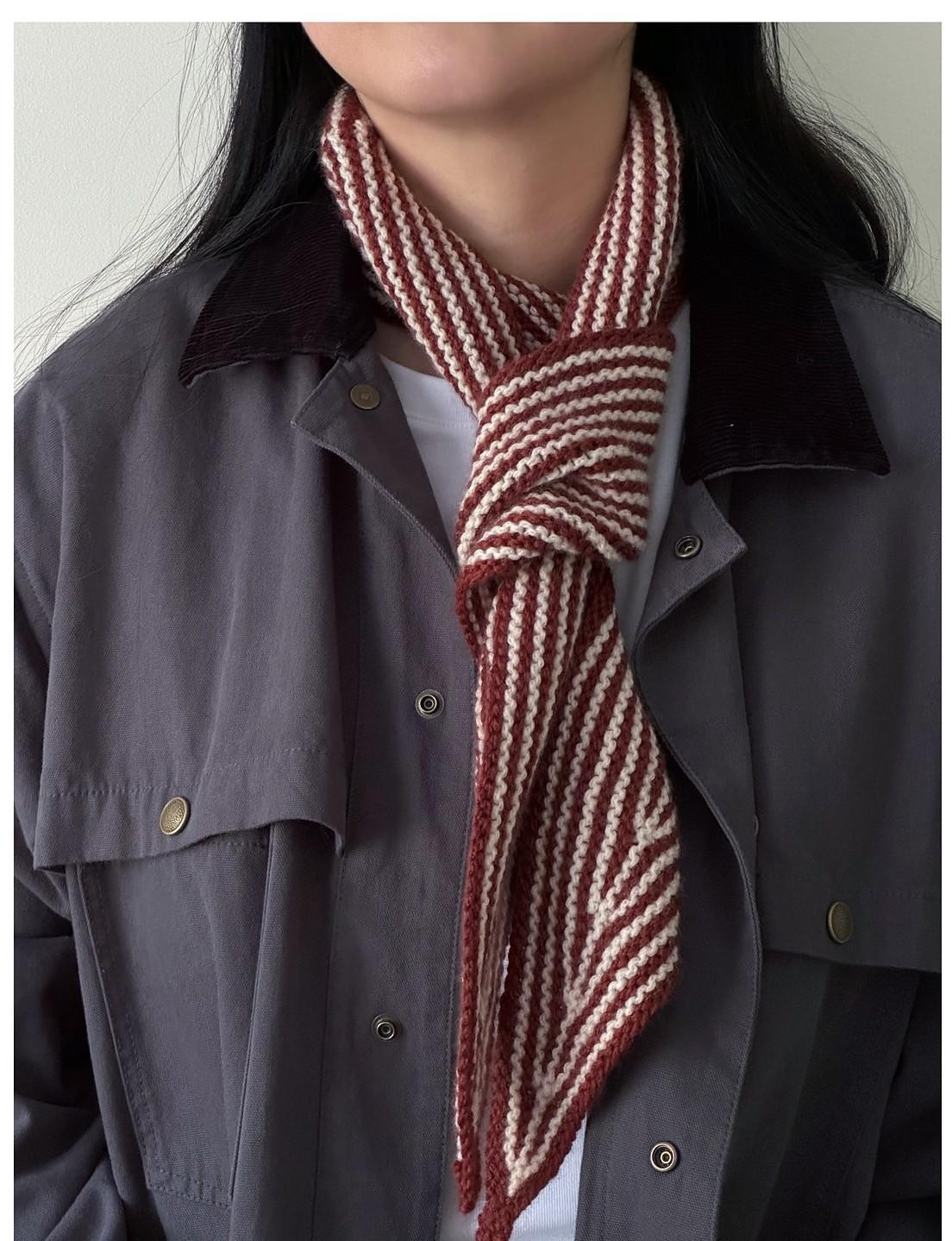 Модный узкий шарфик спицами