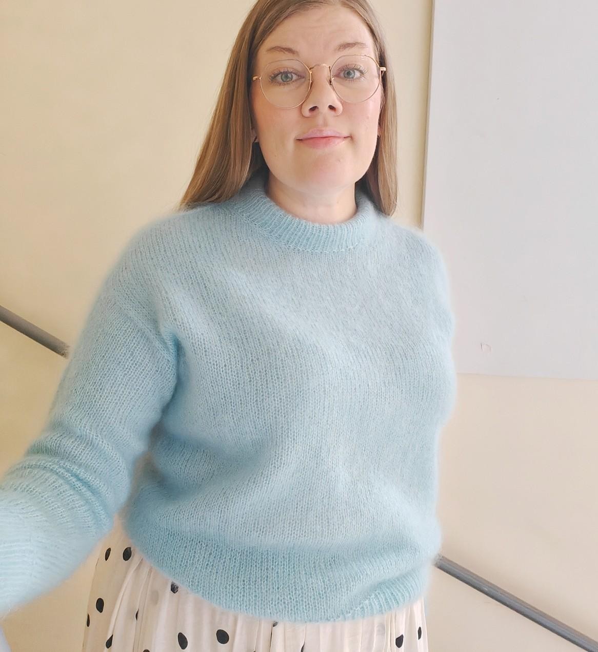 Мохеровый свитер спицами