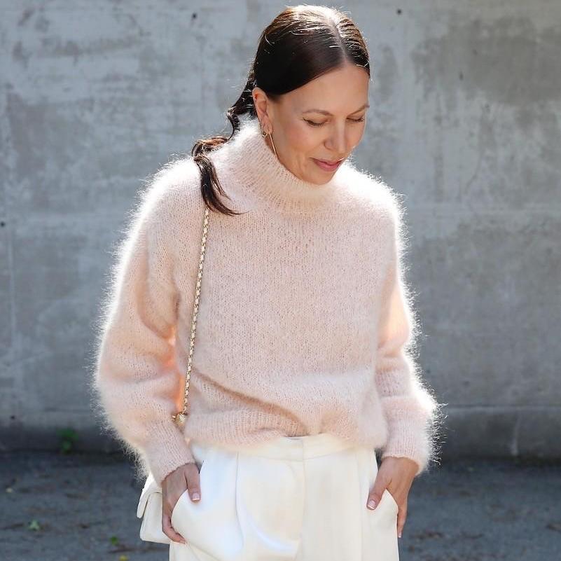 Мохеровый свитер-оверсайз спицами со спущенной на спинку линией плеч Ballerine