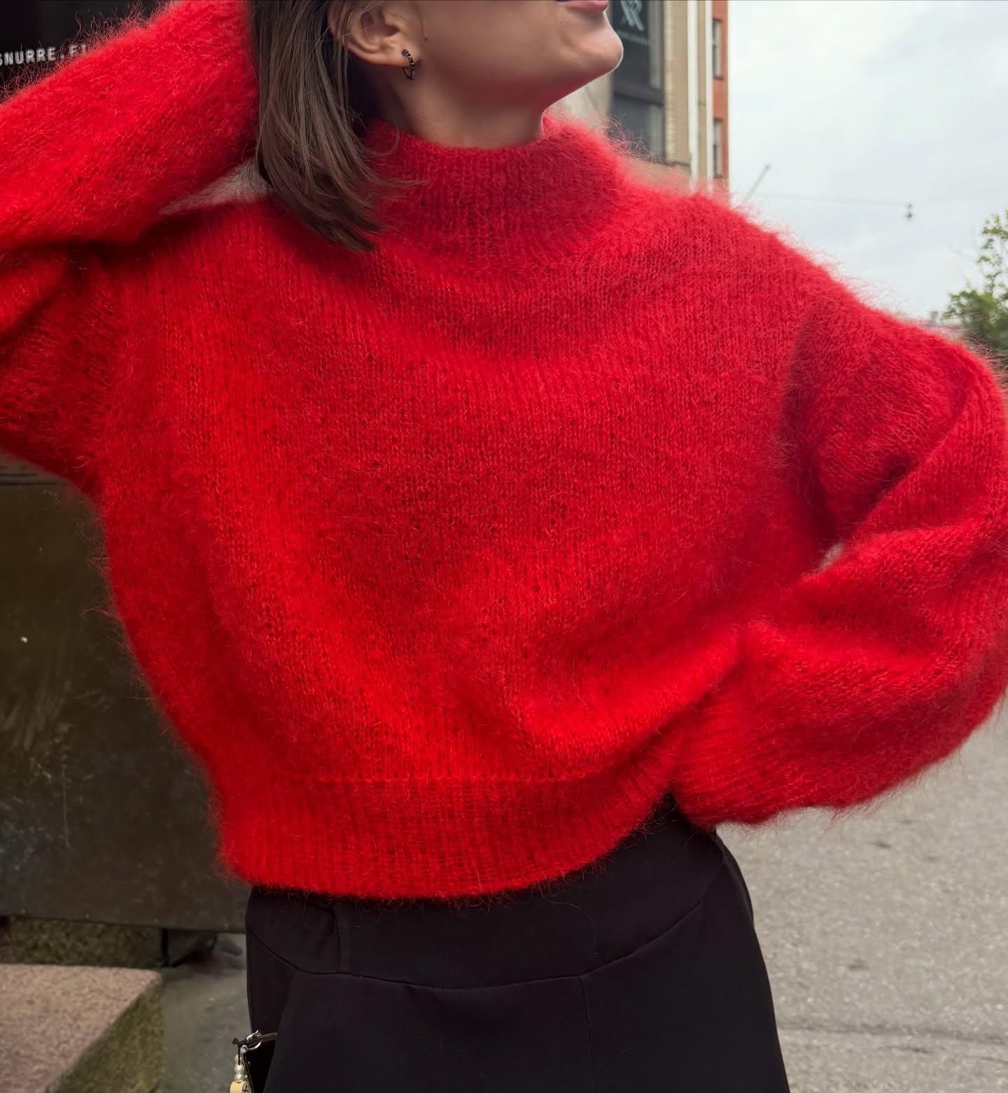 Мохеровый свитер спицами