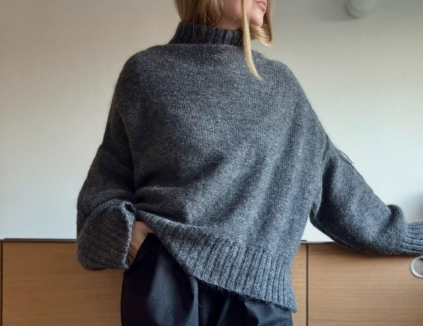 Свитер-оверсайз спицами