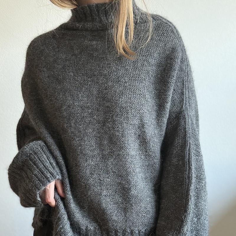 Вязаный спицами стильный свитер-оверсайз Bawi Light