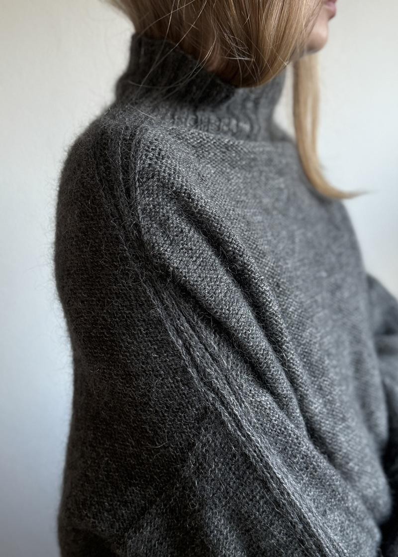 Свитер-оверсайз спицами