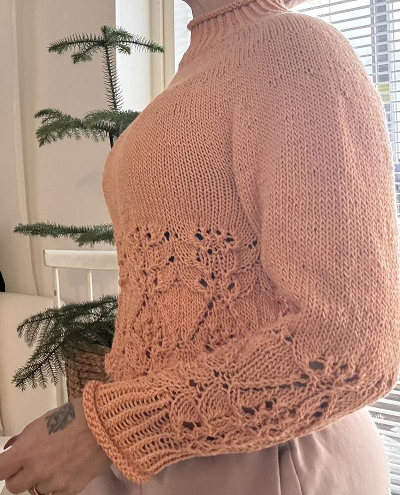 Красивый свитер спицами