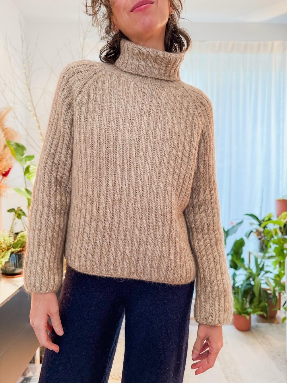 Свитер-реглан спицами