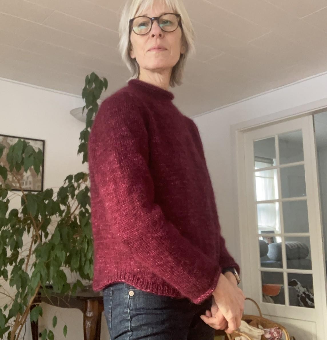 Комфортный свитер спицами