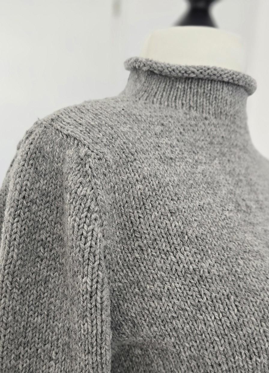 Комфортный свитер спицами