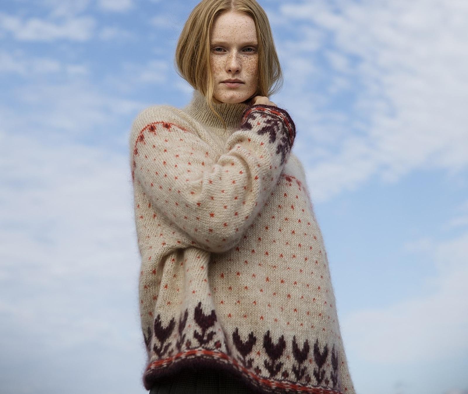 Красивый жаккардовый свитер