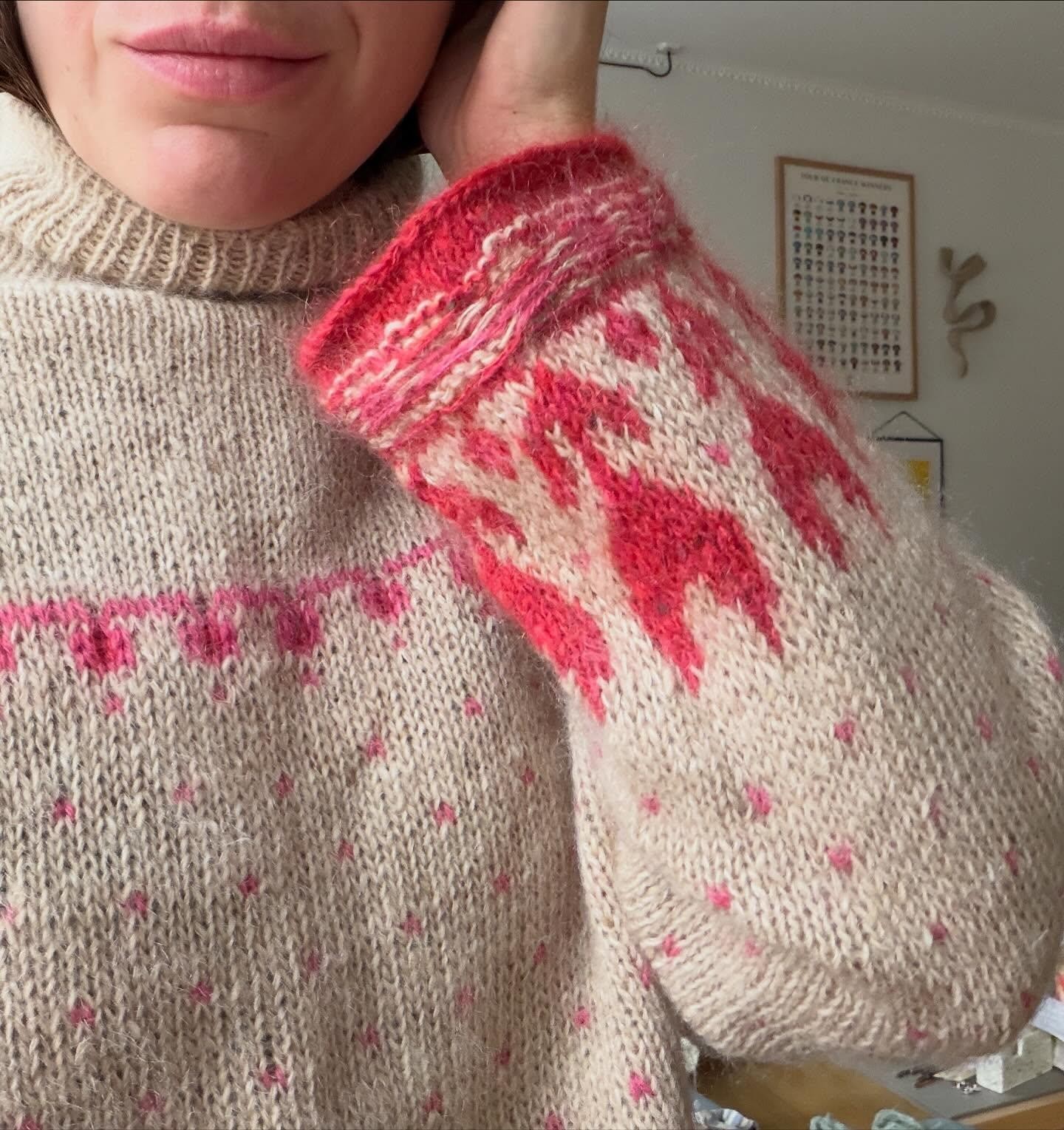 Красивый жаккардовый свитер