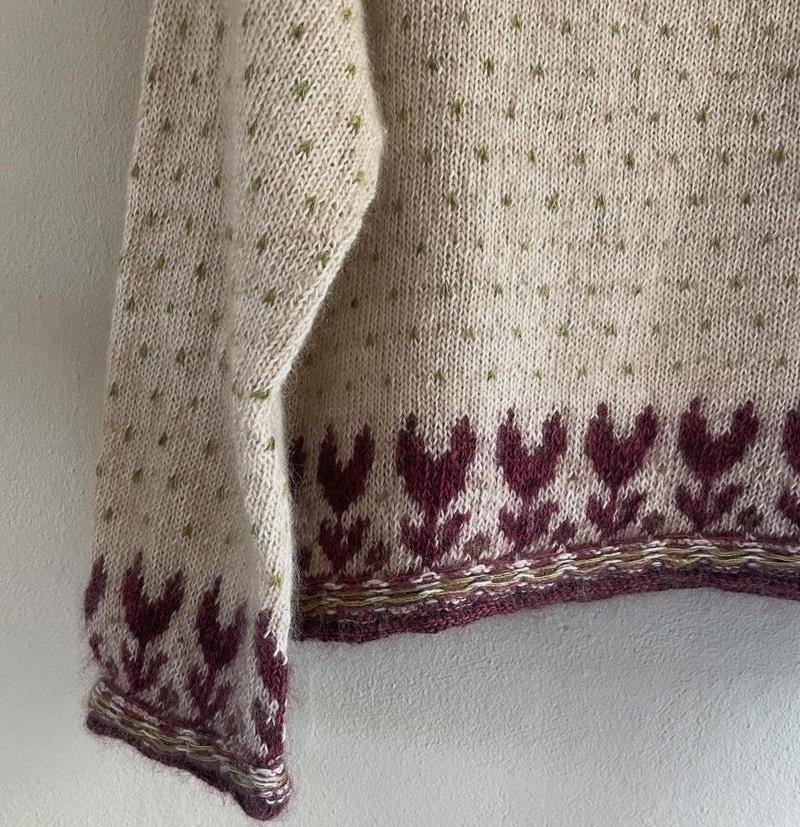 Красивый жаккардовый свитер