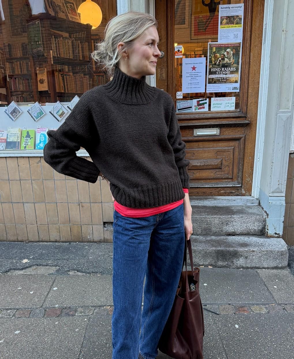 Свитер с японским плечом