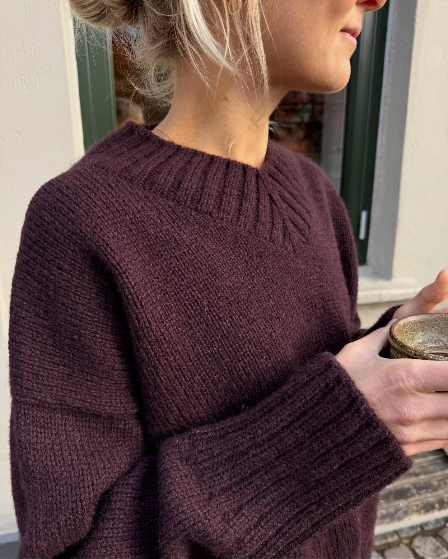 Теплый свитер спицами