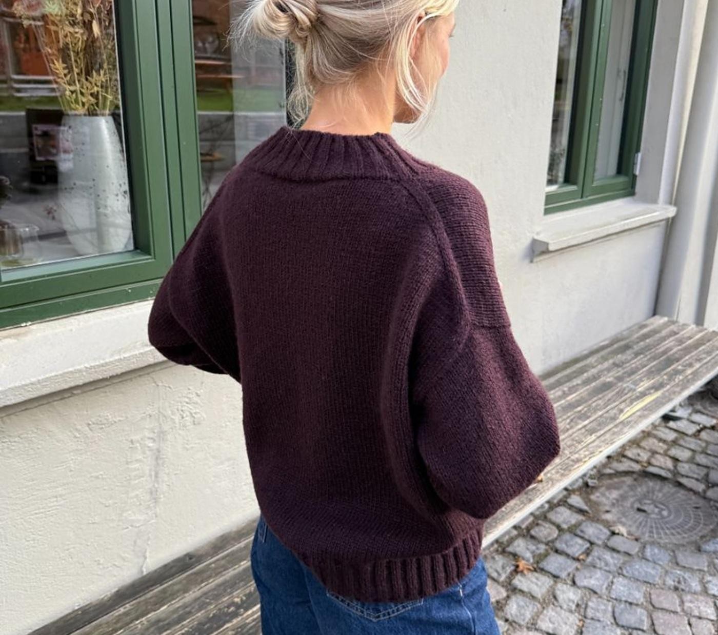 Теплый свитер спицами