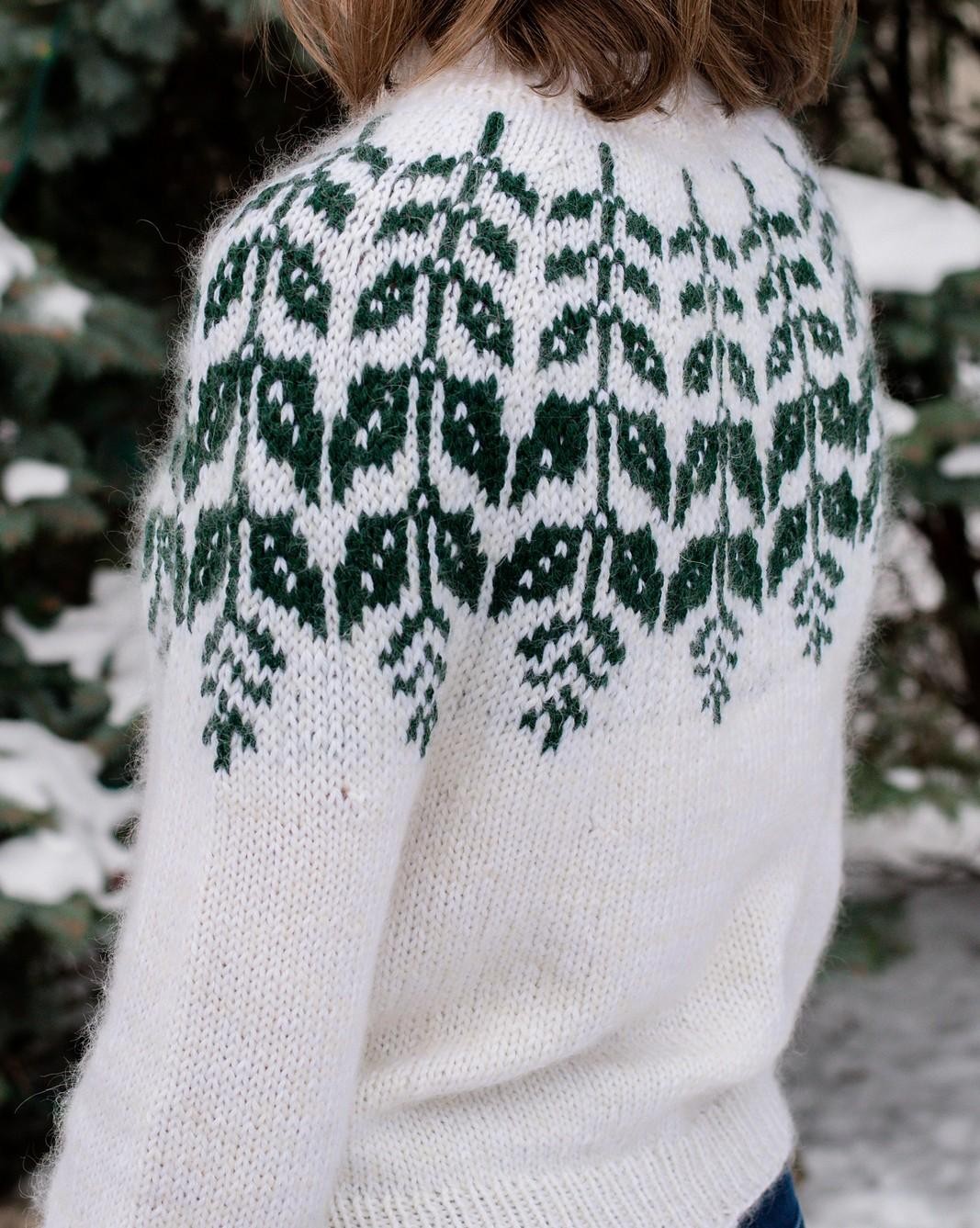 Красивый свитер спицами