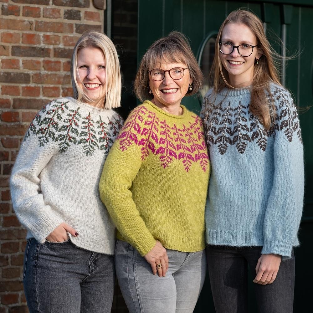 Красивый свитер спицами