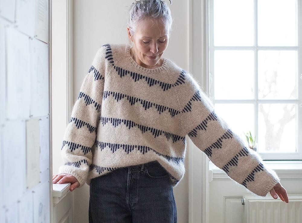 Элегантный свитер спицами