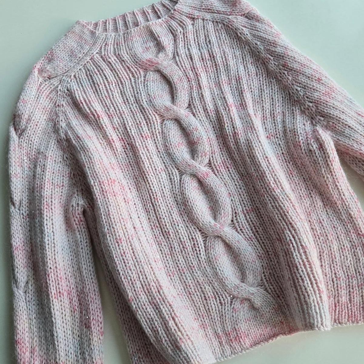 Красивый свитер спицами