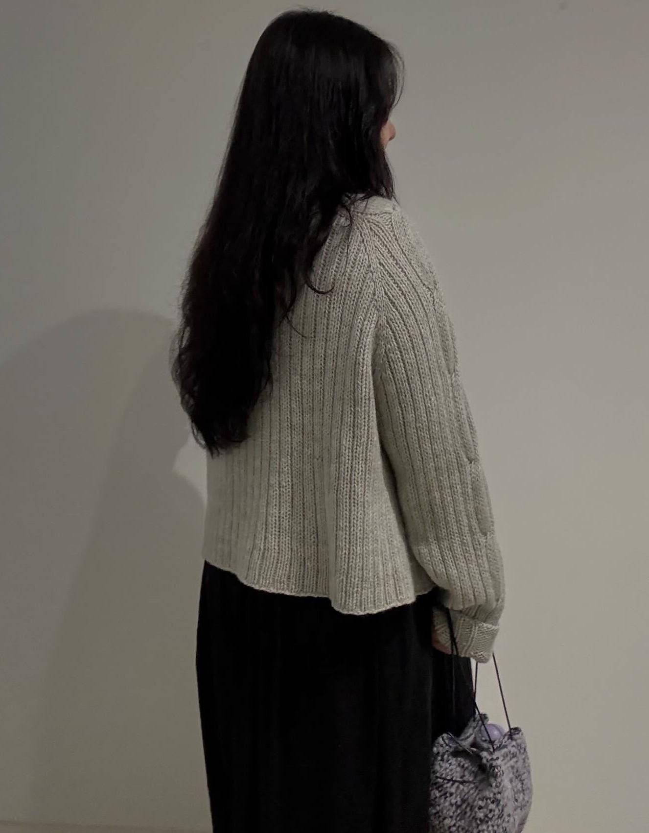 Красивый свитер спицами