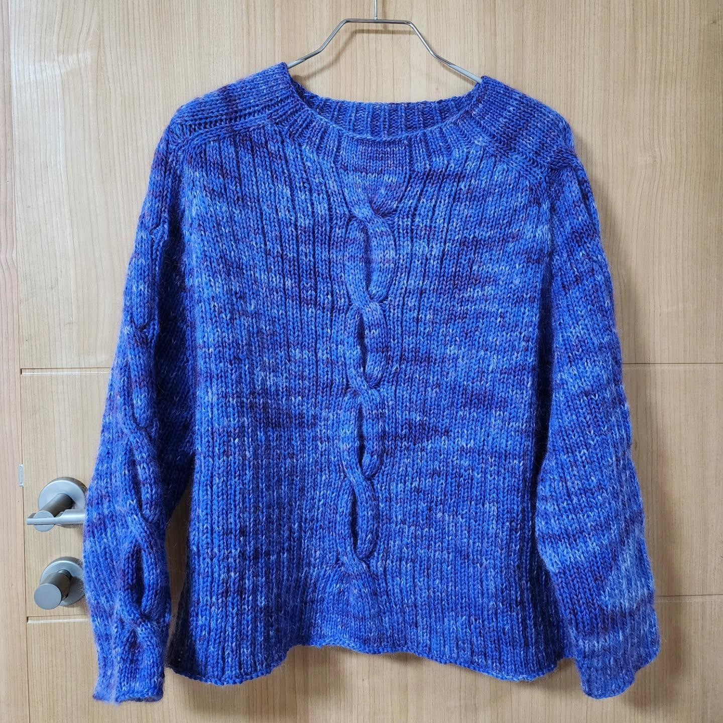 Красивый свитер спицами